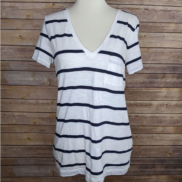 Madewell Tops - Madewell XS V Neck Casual White Navy Blue T Shirt
